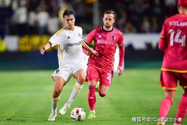 康宁汉姆20+10詹姆斯空砍三双 活塞险胜湖人